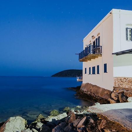 Amorgis Seaside Villa เอเกียลิ ภายนอก รูปภาพ