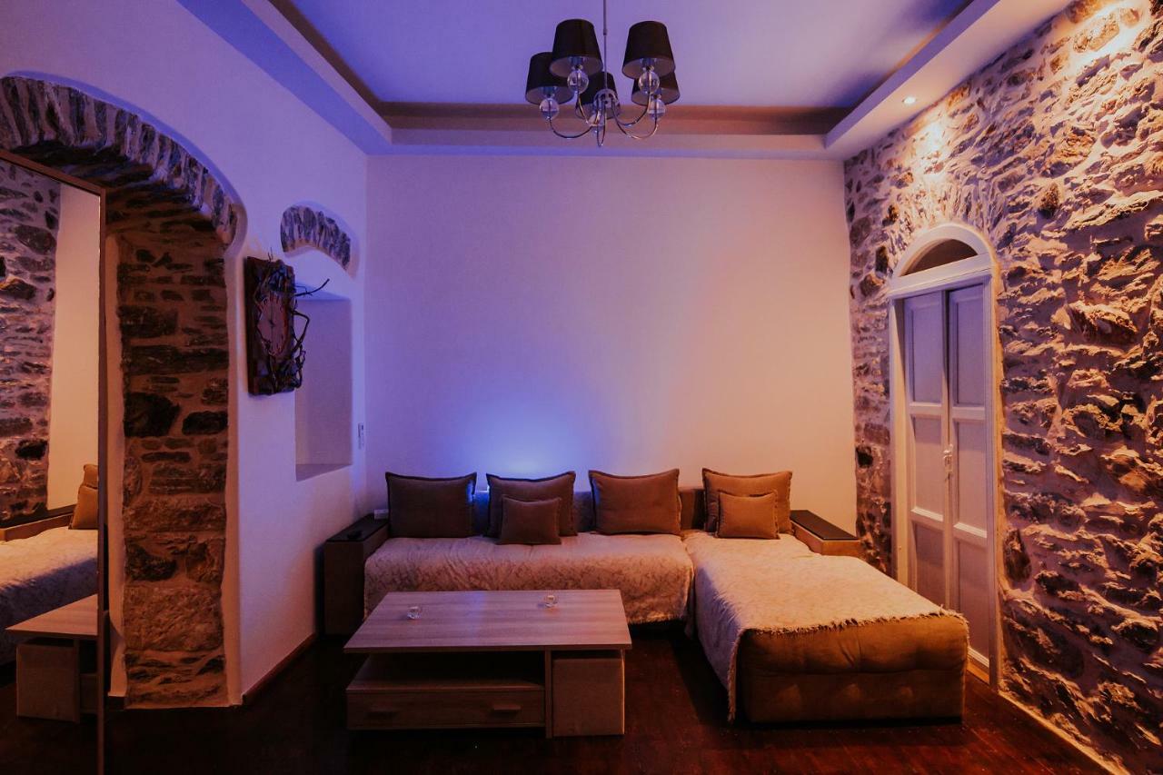 Amorgis Seaside Villa เอเกียลิ ภายนอก รูปภาพ