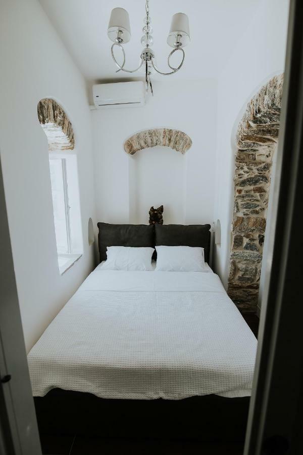 Amorgis Seaside Villa เอเกียลิ ภายนอก รูปภาพ