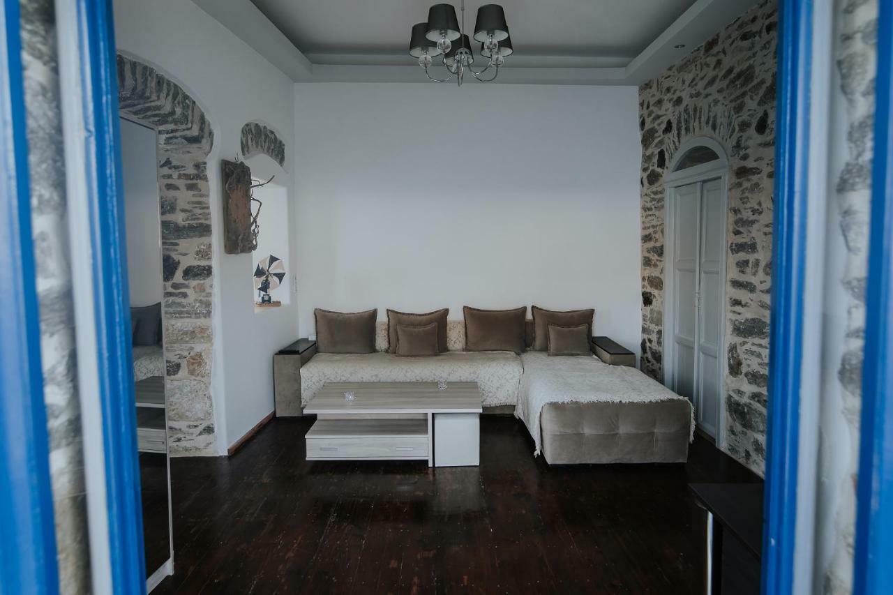 Amorgis Seaside Villa เอเกียลิ ภายนอก รูปภาพ