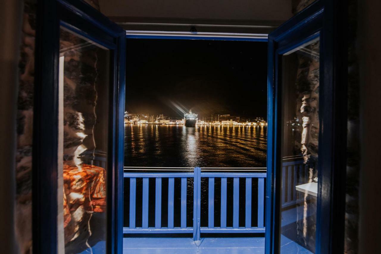 Amorgis Seaside Villa เอเกียลิ ภายนอก รูปภาพ