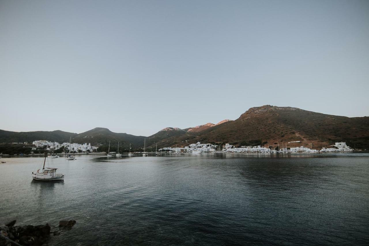 Amorgis Seaside Villa เอเกียลิ ภายนอก รูปภาพ