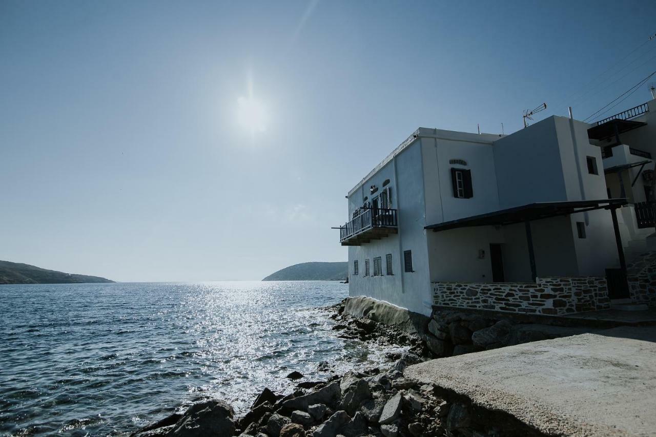 Amorgis Seaside Villa เอเกียลิ ภายนอก รูปภาพ