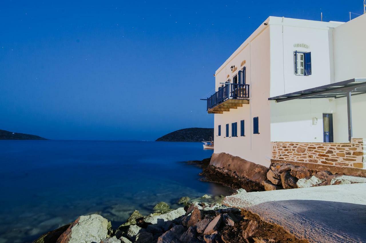 Amorgis Seaside Villa เอเกียลิ ภายนอก รูปภาพ